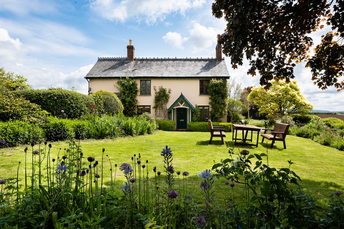 Field Cottage - House & Annexe