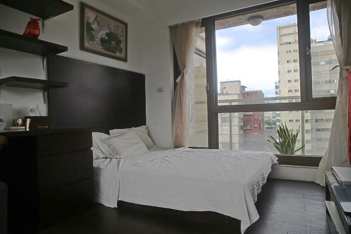 Spacious Luxury Apartment Downtown - Great View