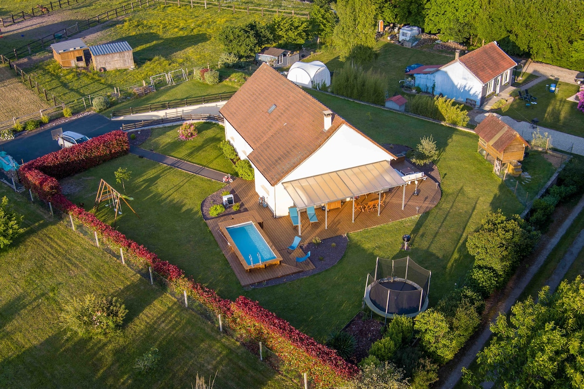 Grande maison avec piscine pour les familles