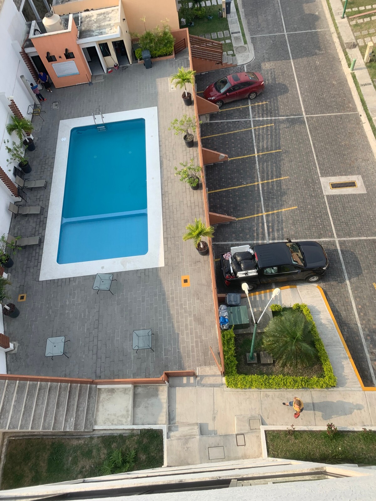 带泳池的公寓，位于图潘观景点
