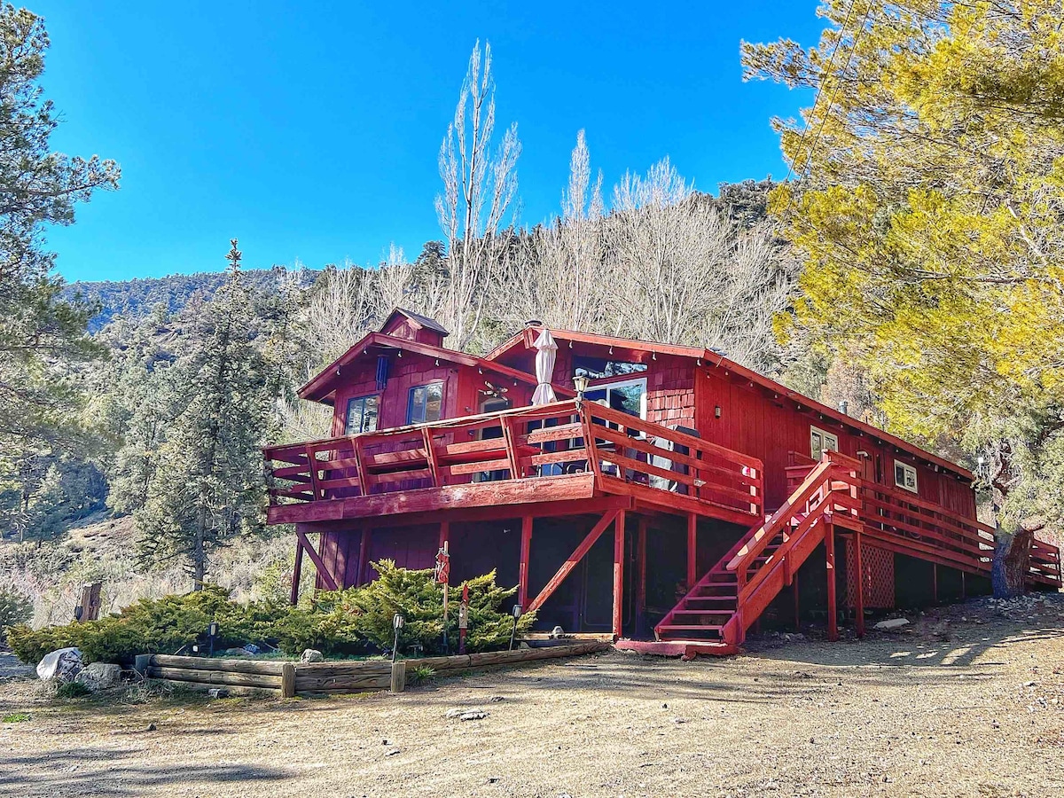 Majestic Mountain Cabin