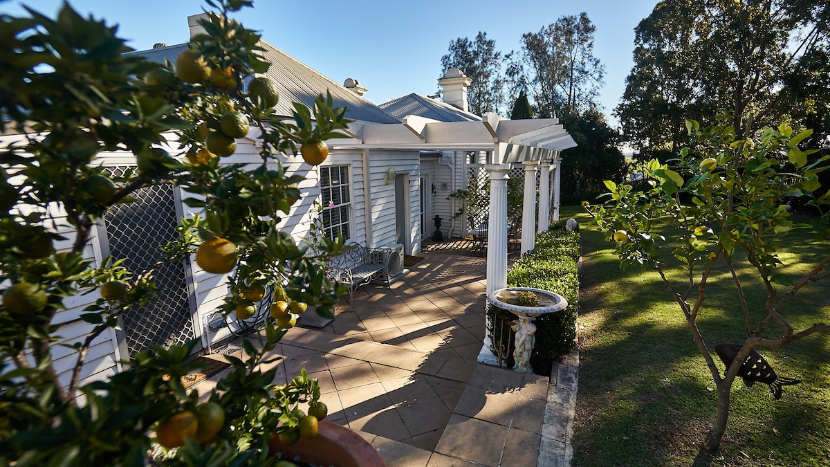 Glenellyn House Servants Quarters - Suite