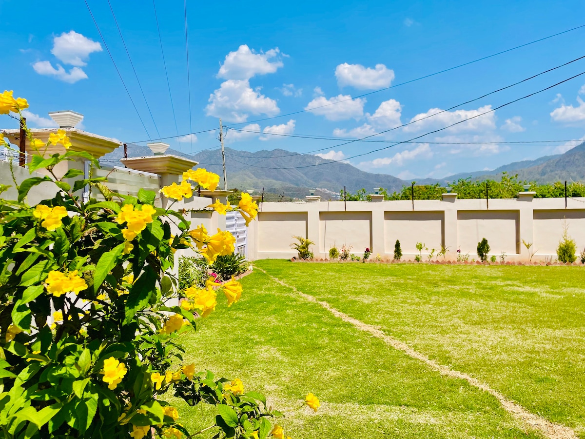 The Hillock-HillView  Villa with FirePit & Pool