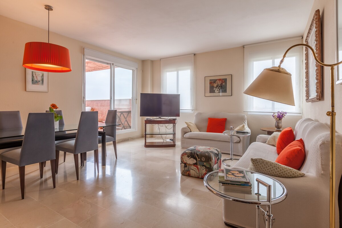 Penthouse with pool, large terrace, AC, 2 bedrooms
