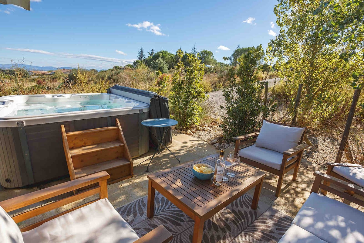 Gorgeous hilltop villa with pool and hot tub