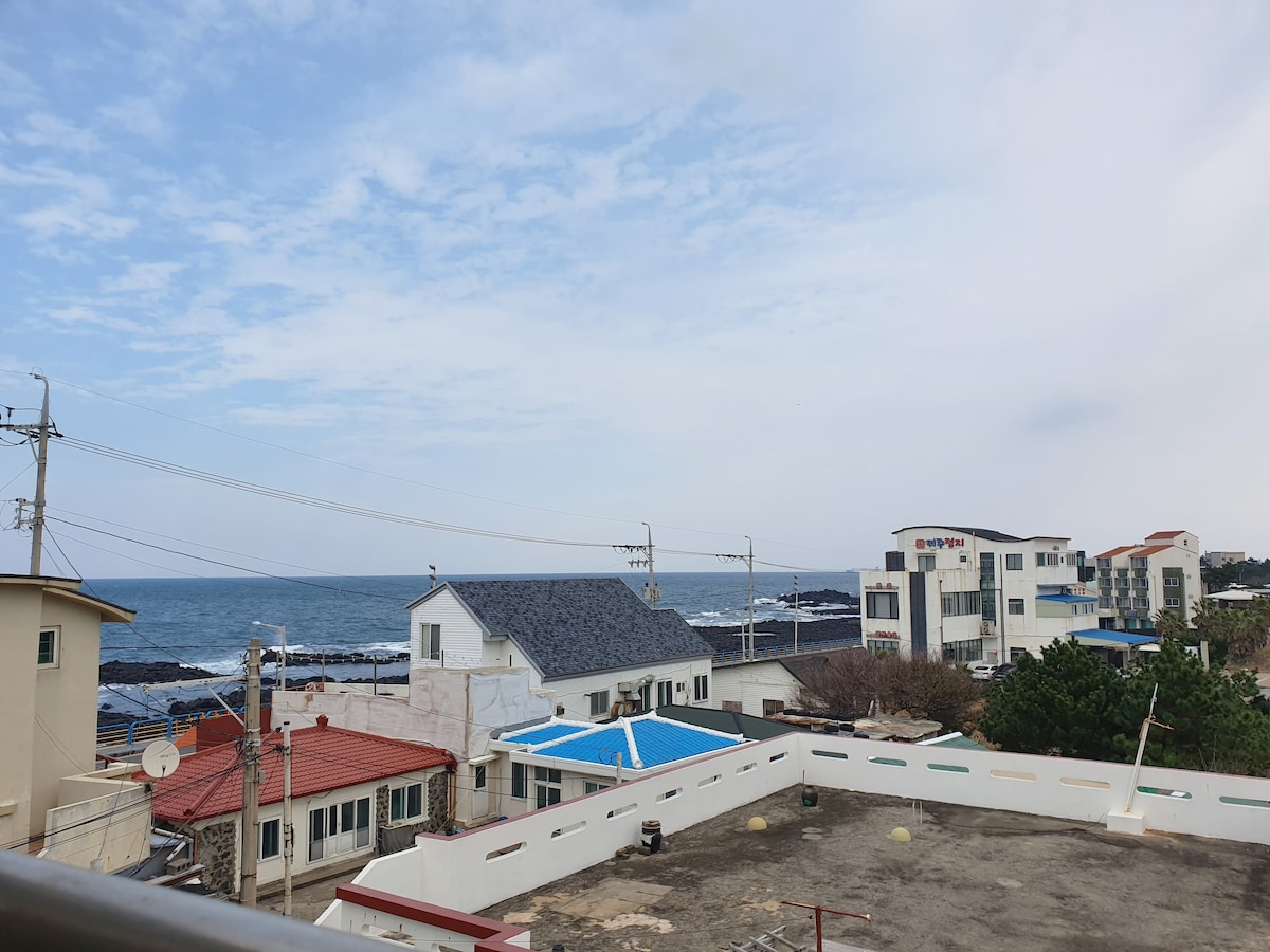 10分钟到机场、复式空间和海景露台🌊