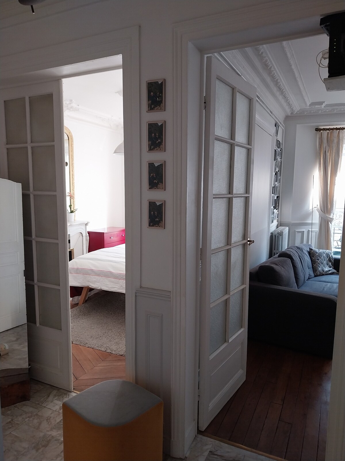 Chambre et salon Haussmannien grand lit ou 2 lits