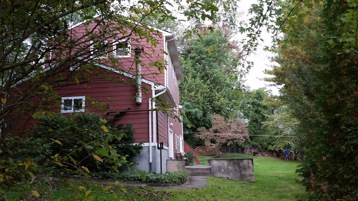 Quiet room in the heart of Westchester