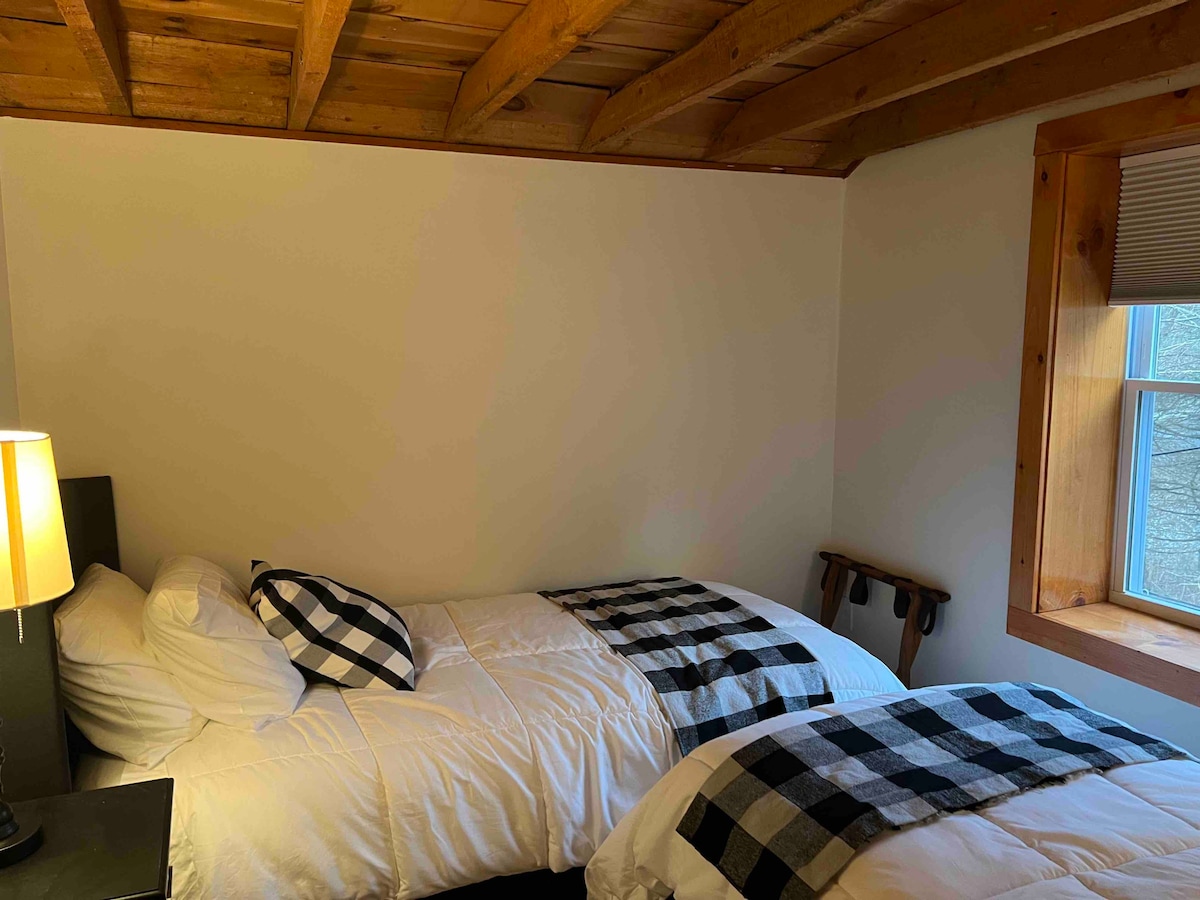舒适的2卧室公寓，毗邻希腊峰滑雪度假村