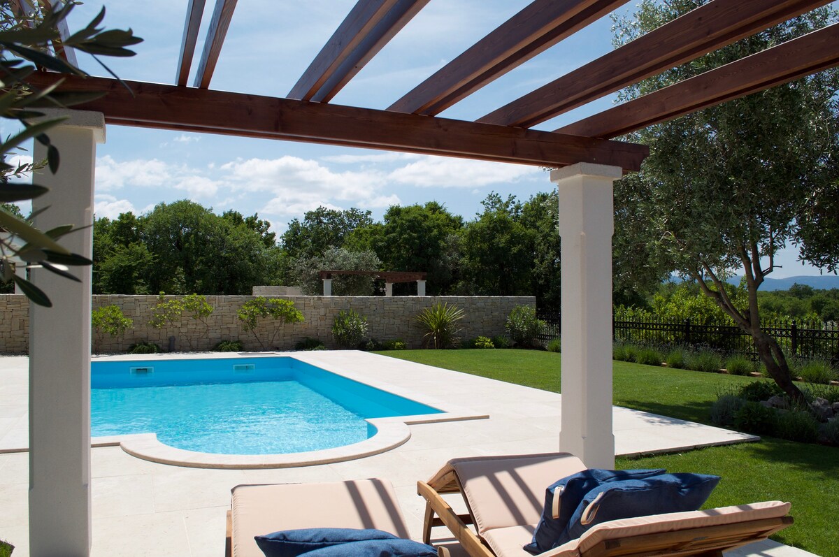 Villa Cassiopeia 4* with Private Pool and Sea View