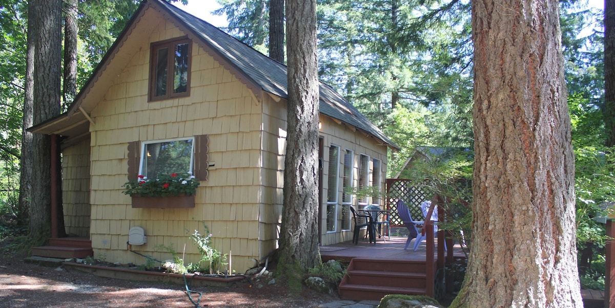 Herb 's Place - Roaring River Bed & Breakfast