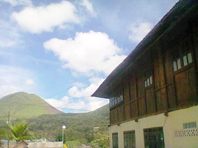 Tomohon Homestay Apeles 'Z House