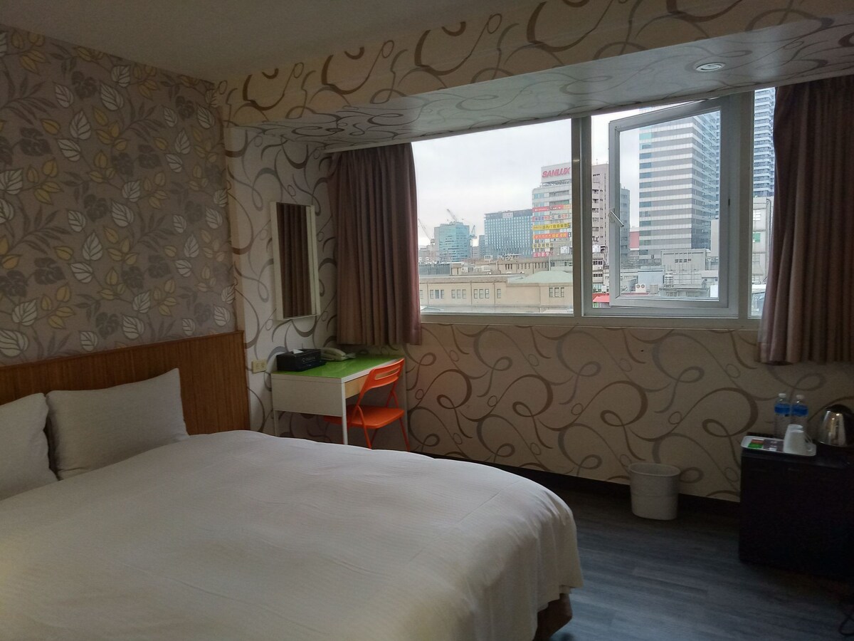 台北旅館台北車站西門商圈市景雙人床房型