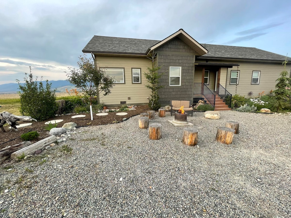 Welcome to Hollenback Heights! 4 br/2ba with views