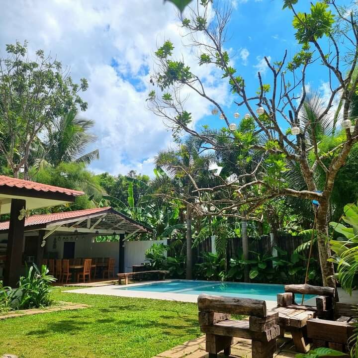 Casa Manalo是一栋私人别墅，带泳池，靠近大雅台（ Tagaytay ）
