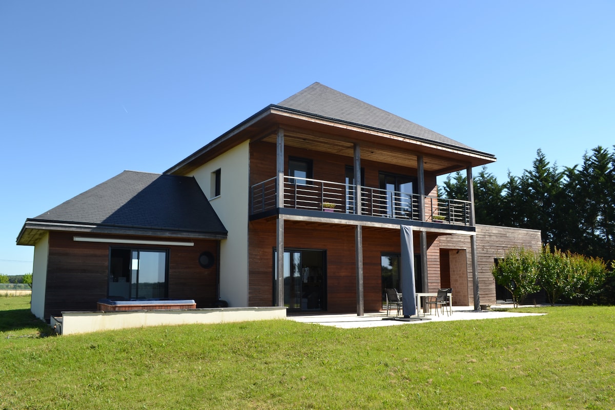 Maison d'architecte avec jacuzzi