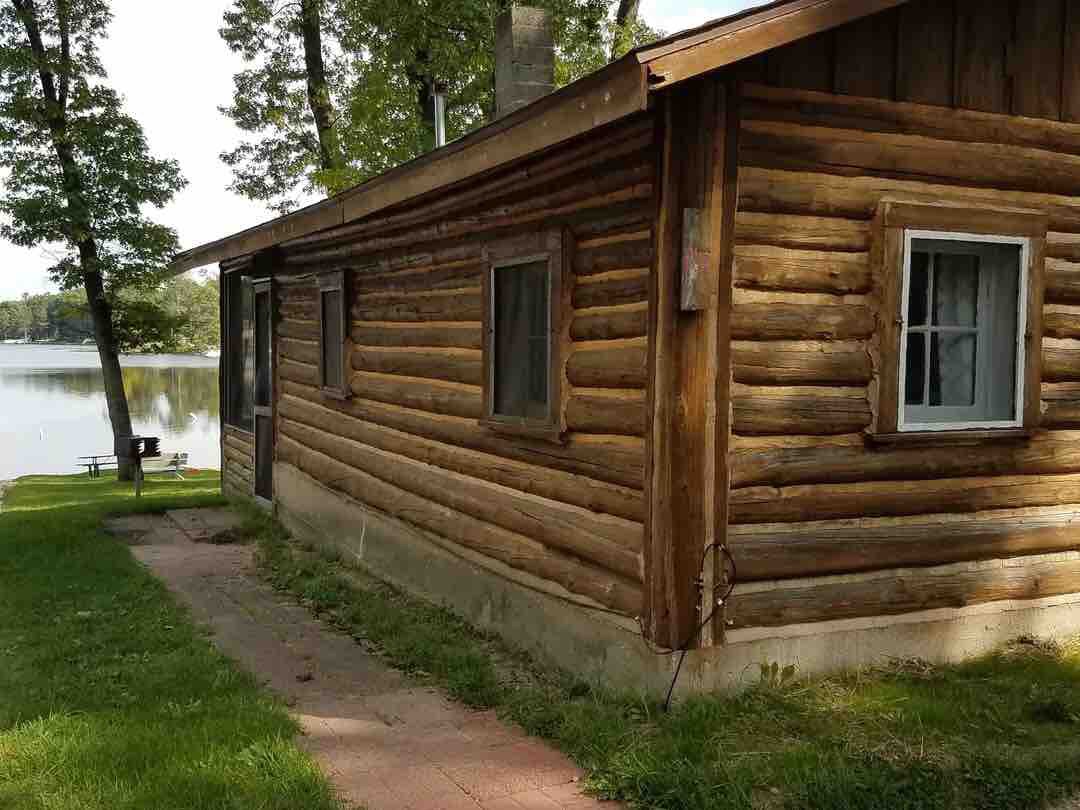 #14 Lakefront rustic 2 BR cabin with private bath