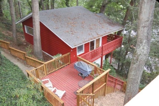 Cozy Asheville Treehouse Chalet 1 Mi to Downtown