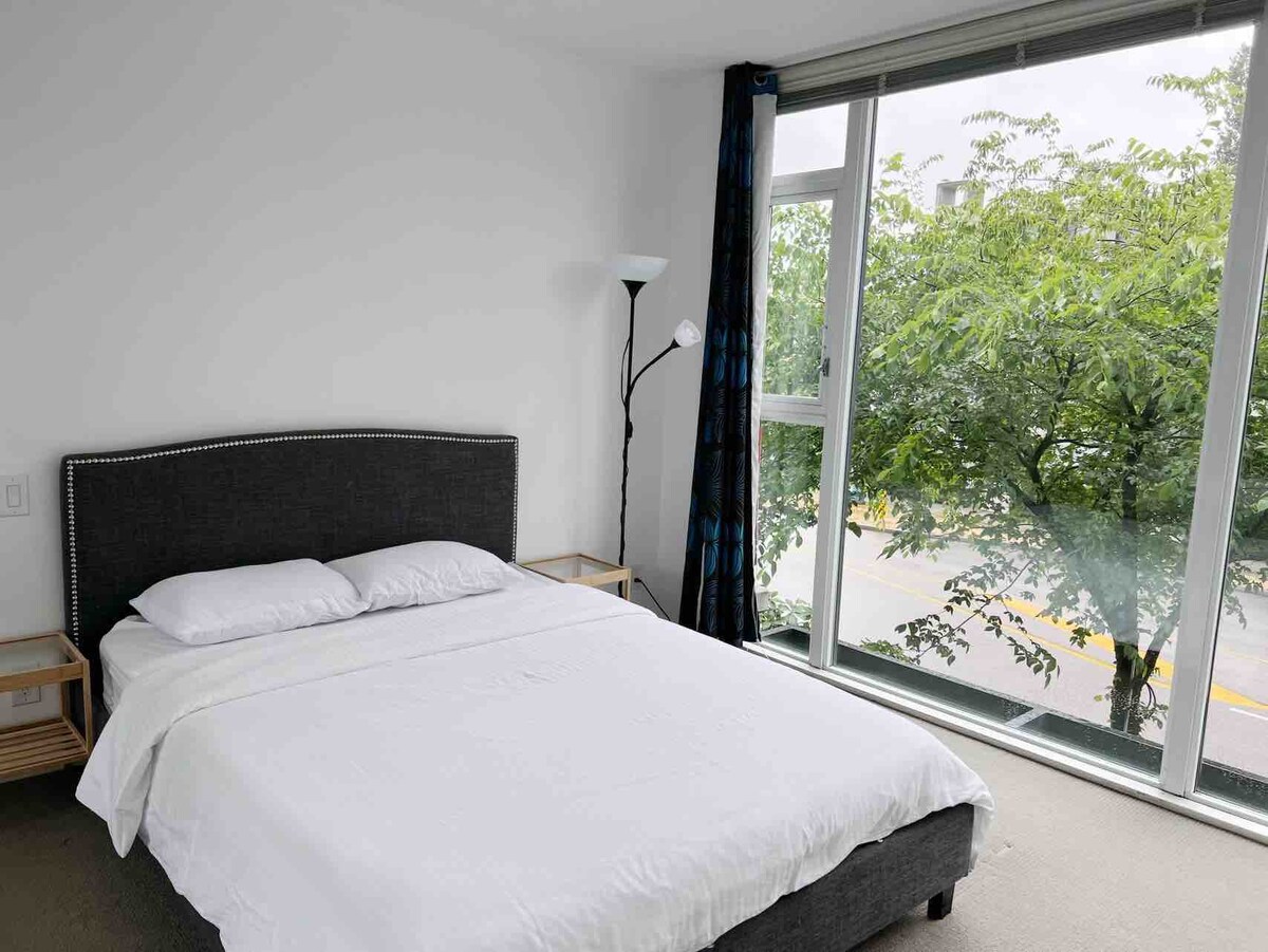 Richmond 2 bedrooms with stunning view