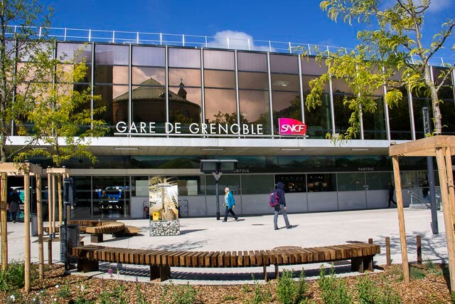 GARE Grenoble center petit studio vu jardin