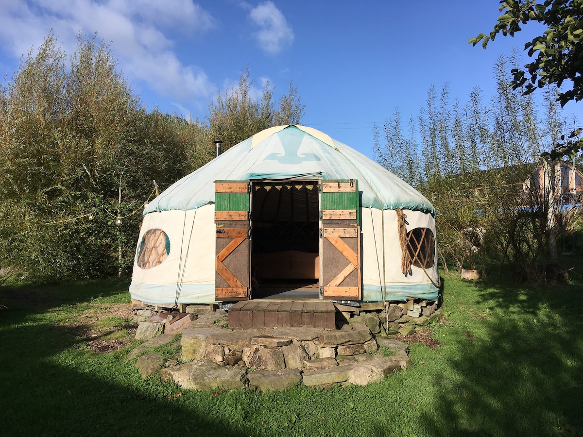 Woodland Yurt @ Inch Hideaway ，生态营地