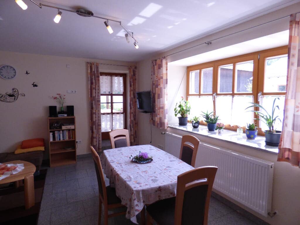 Gillingerhof (Chamerau), Ferienwohnung Hofblick (55qm) behindertengerecht mit Terrasse für 2 Personen