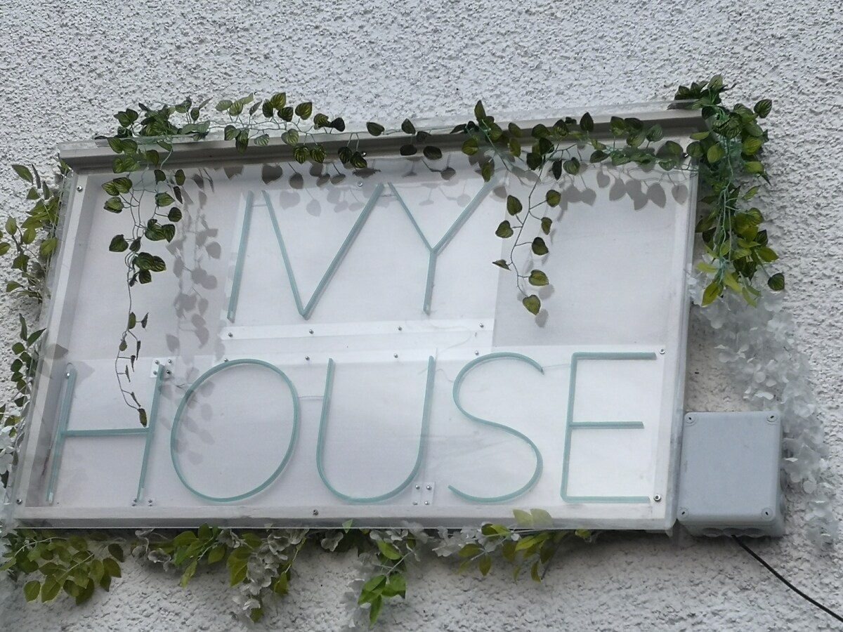 Ivy House 1