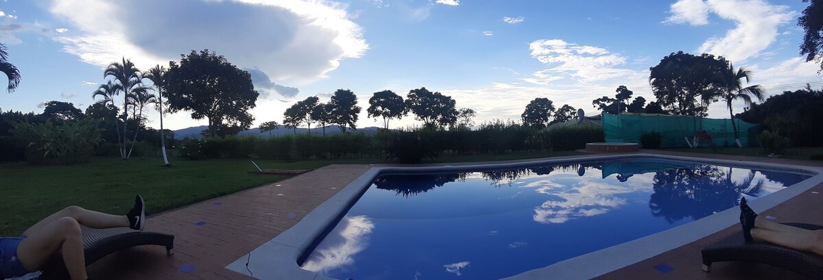 Finca la Holanda, un lugar para desconectarse de ruido de la ciudad, hermosa vista, noches estrelladas y excelente zonas verdes.