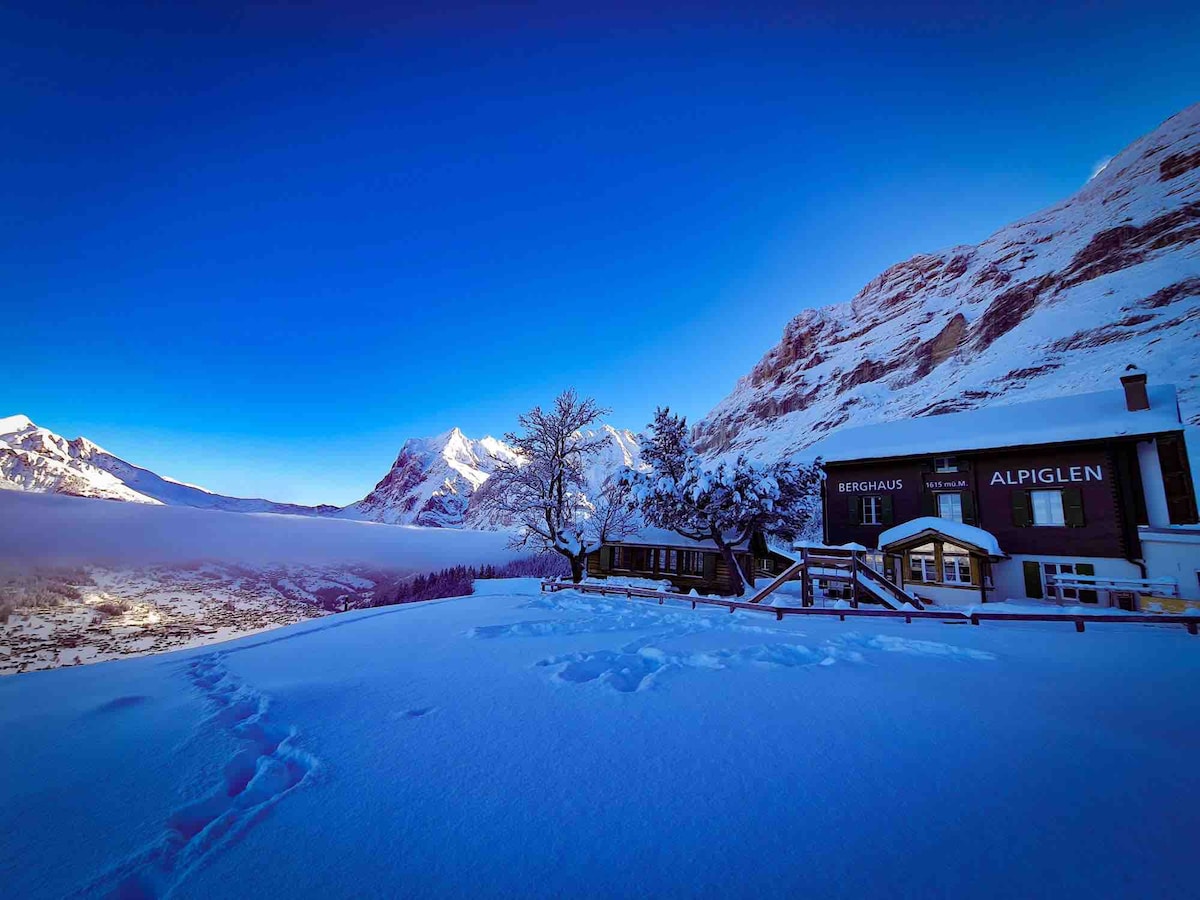 阿尔皮仑（ Alpiglen ） ，在Eigernordwand （ Eigernordwand ）山脚下