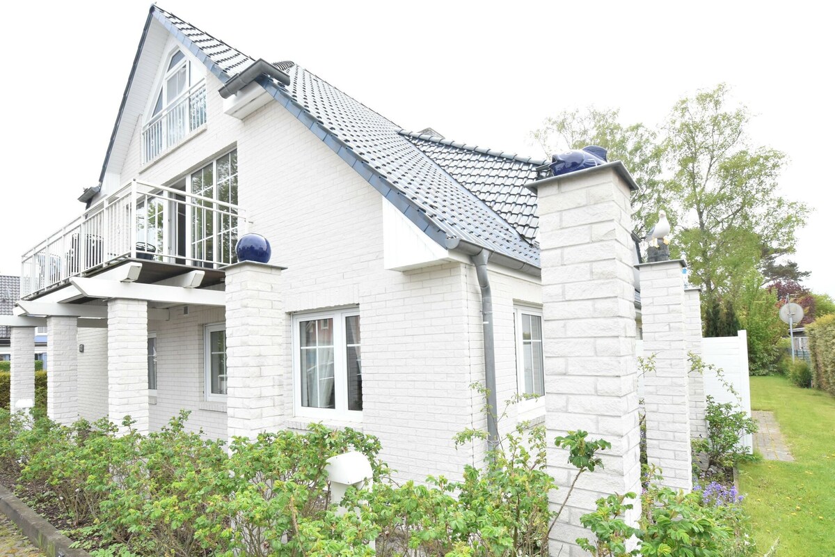 Villa in Zingst near Baltic Sea beach