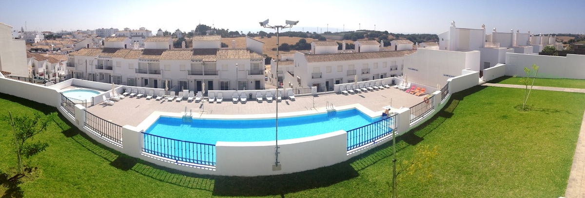 Moderno Chalet con piscina, terrazas y parking