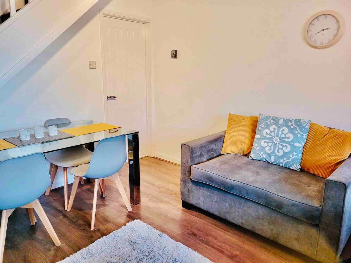 Cosy Manchester Home|Free Wi-fi & Parking