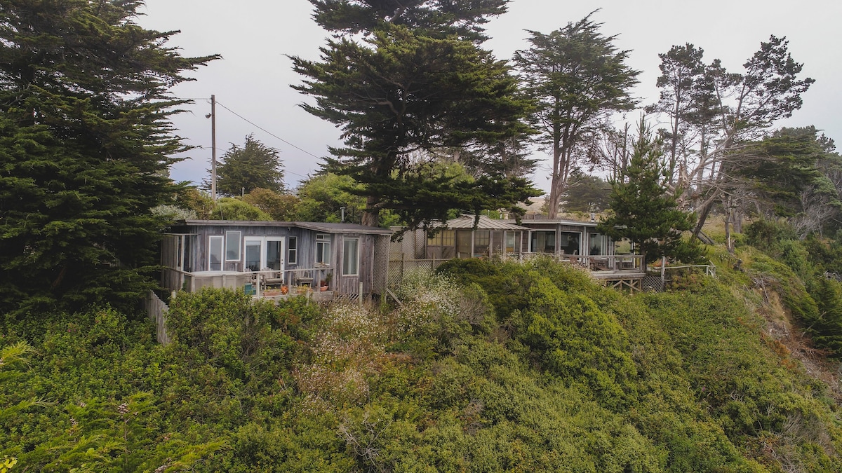 Mendocino Coast Cliffside Cottage—Sea Cloud