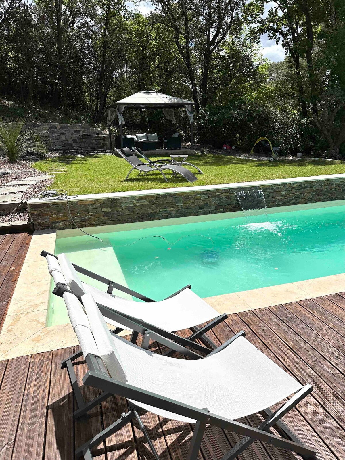 Villa familiale avec piscine terrasse jardin