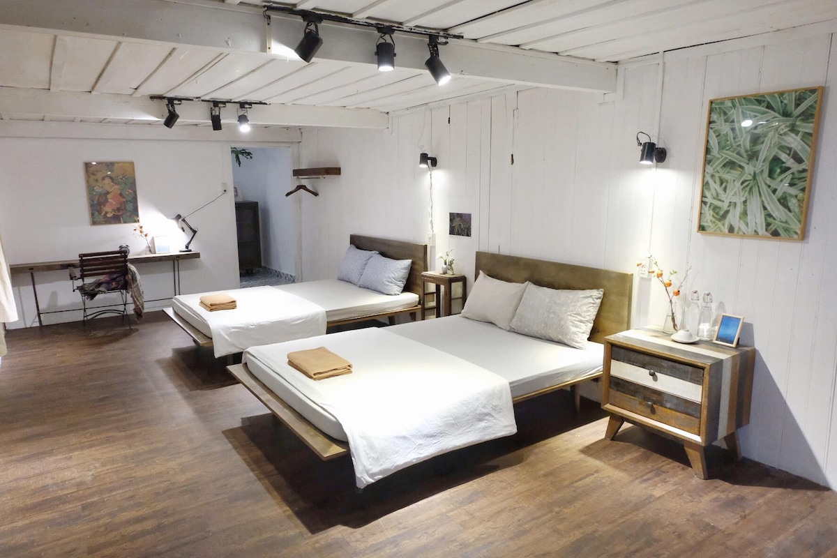 Di House-Room G4 ： 2张床，可供4人入住，距离市场1.3公里