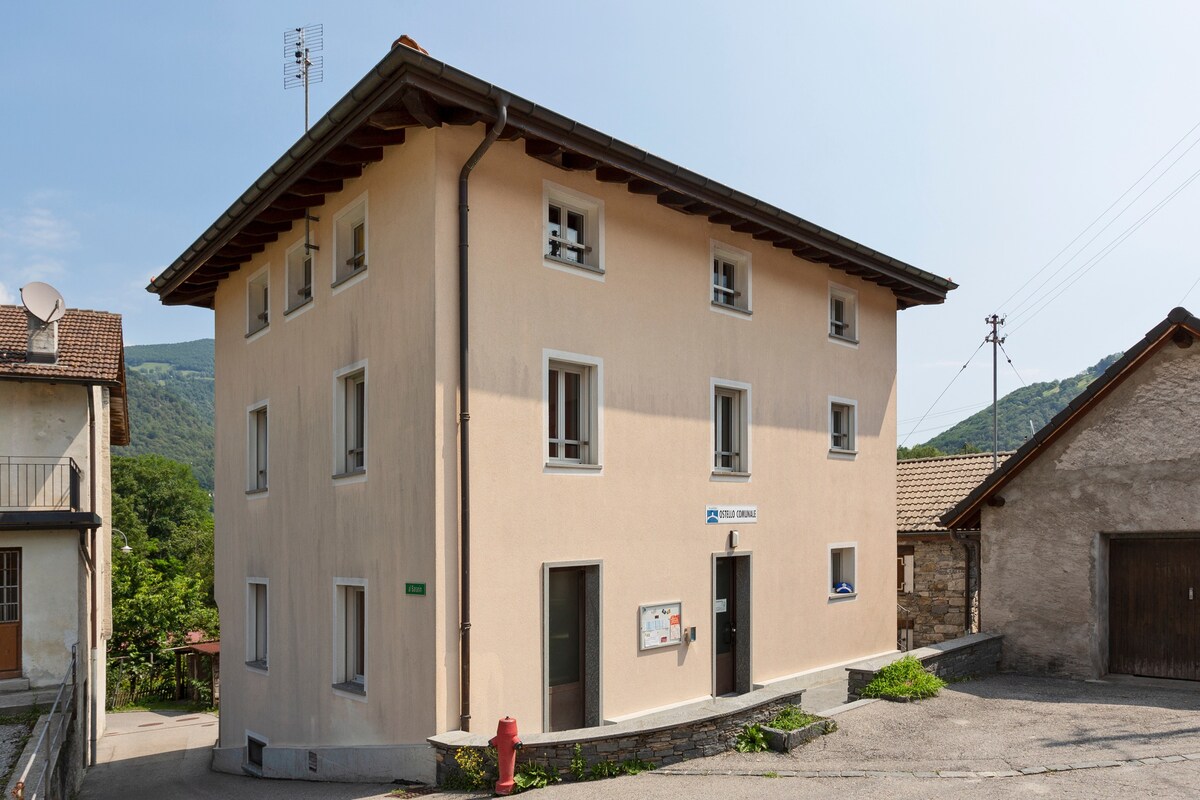 100 valley hostel / Ostello Palagnedra / Ticino