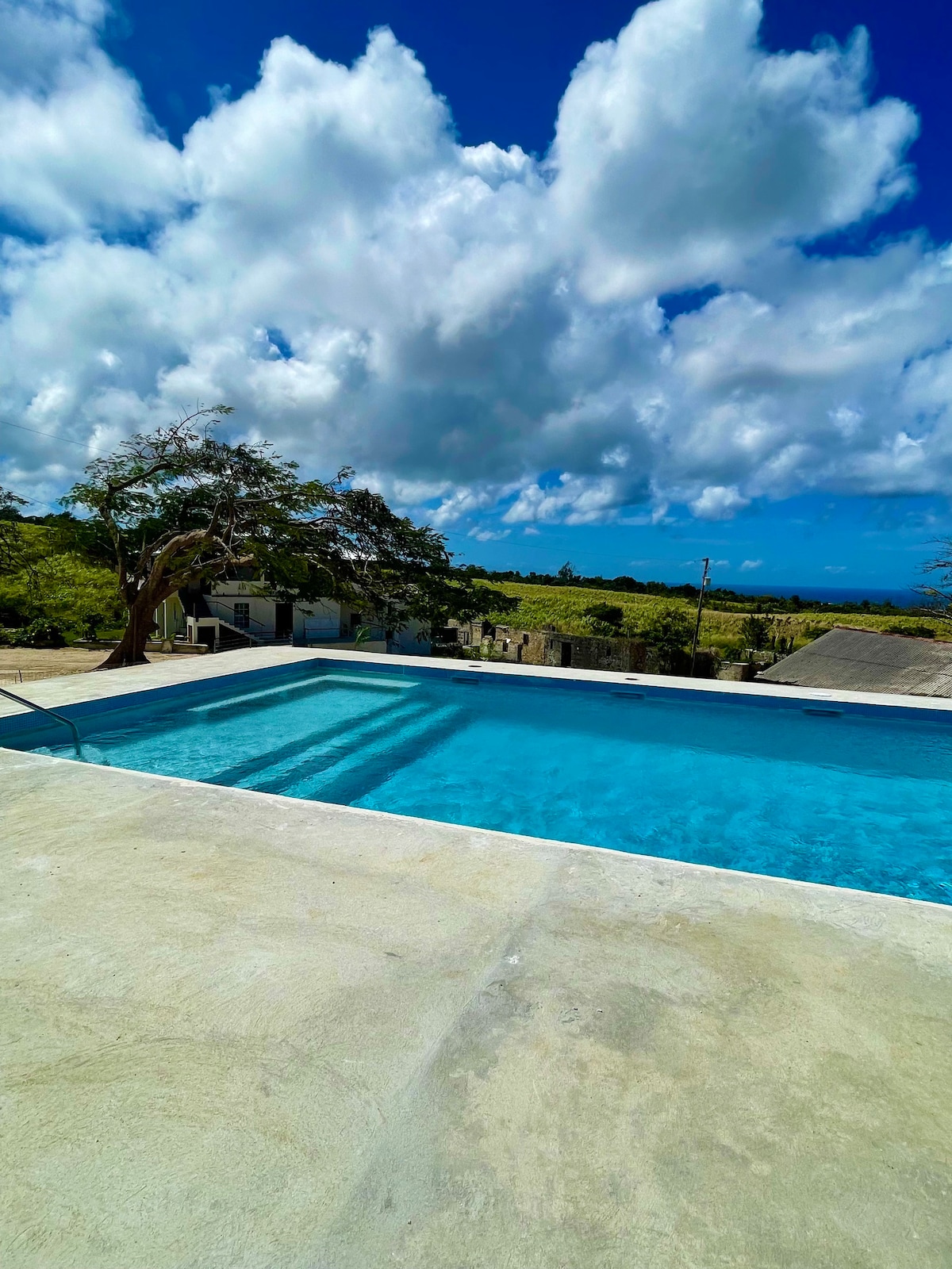 Long-term two bed with sea view