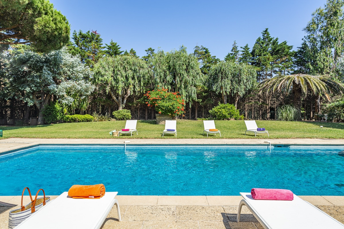 圣特罗佩（ St-Tropez ） ，地理位置优越，设有花园和游泳池