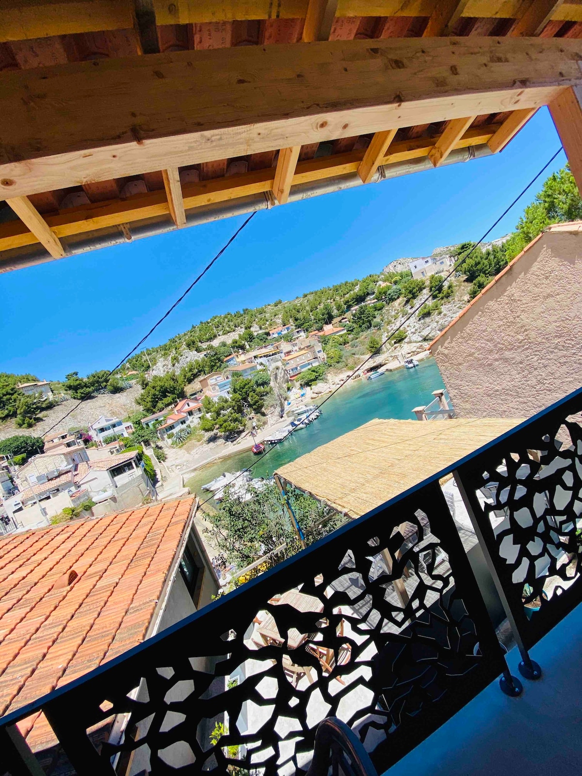 Maison les pieds dans l’eau vue mer