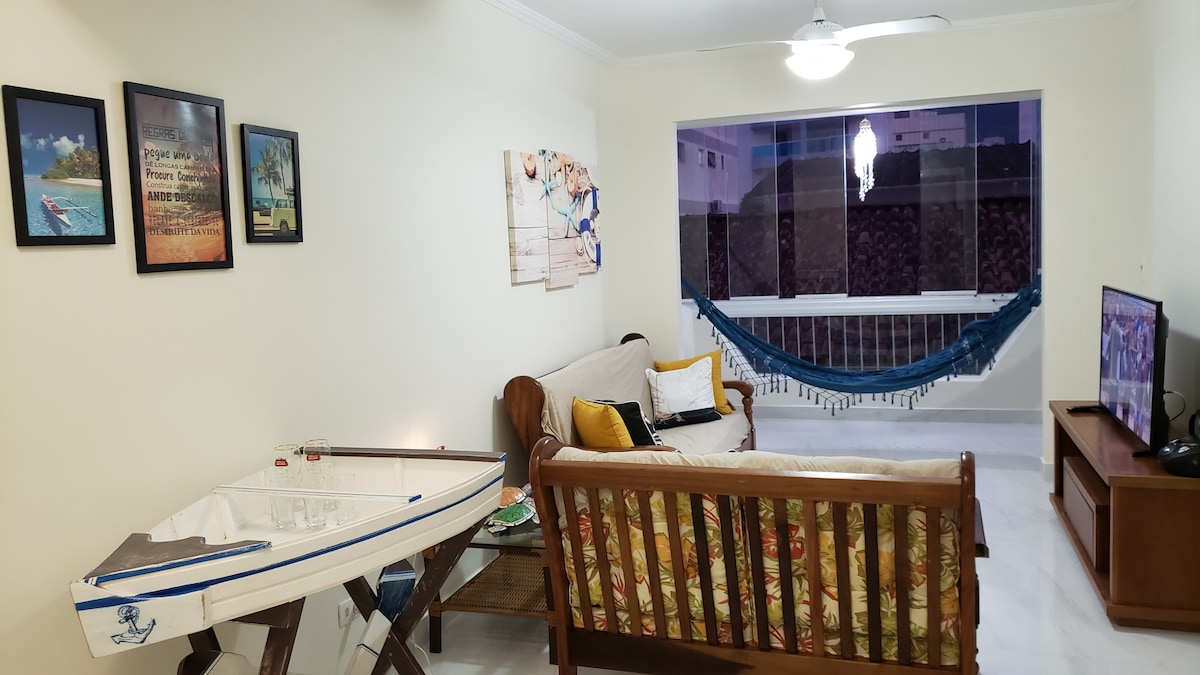 Apartamento amplo no Guarujá no Tombo com suíte