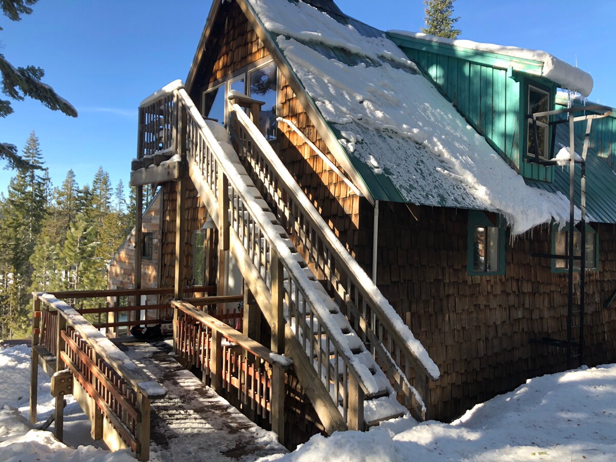 Sugar Bowl滑雪度假村旁边最大的小木屋