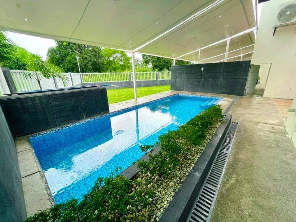 靠近克拉克的优雅现代私人泳池别墅