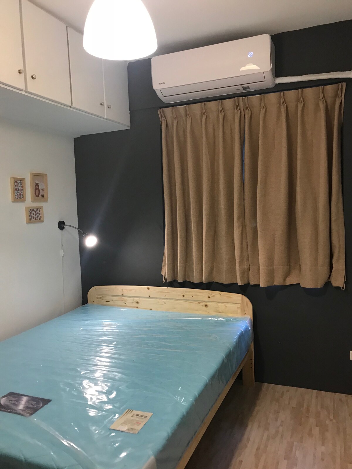 Cozy bright double bed room Taipei Daan (僅月租以上）