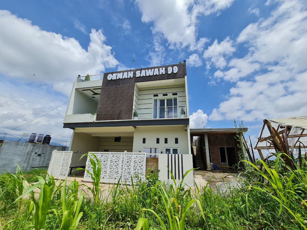 Villa Oemah Sawah 99 Batu Malang