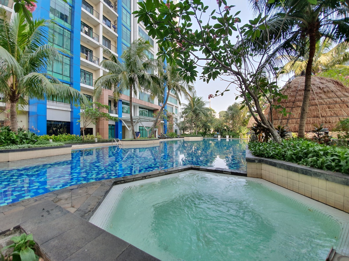 Large 3 BR Apt (187 sqm) Golf View, South Jakarta