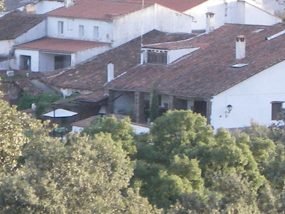 Casa Rural El Trillo del Alcornocal en la dehesa