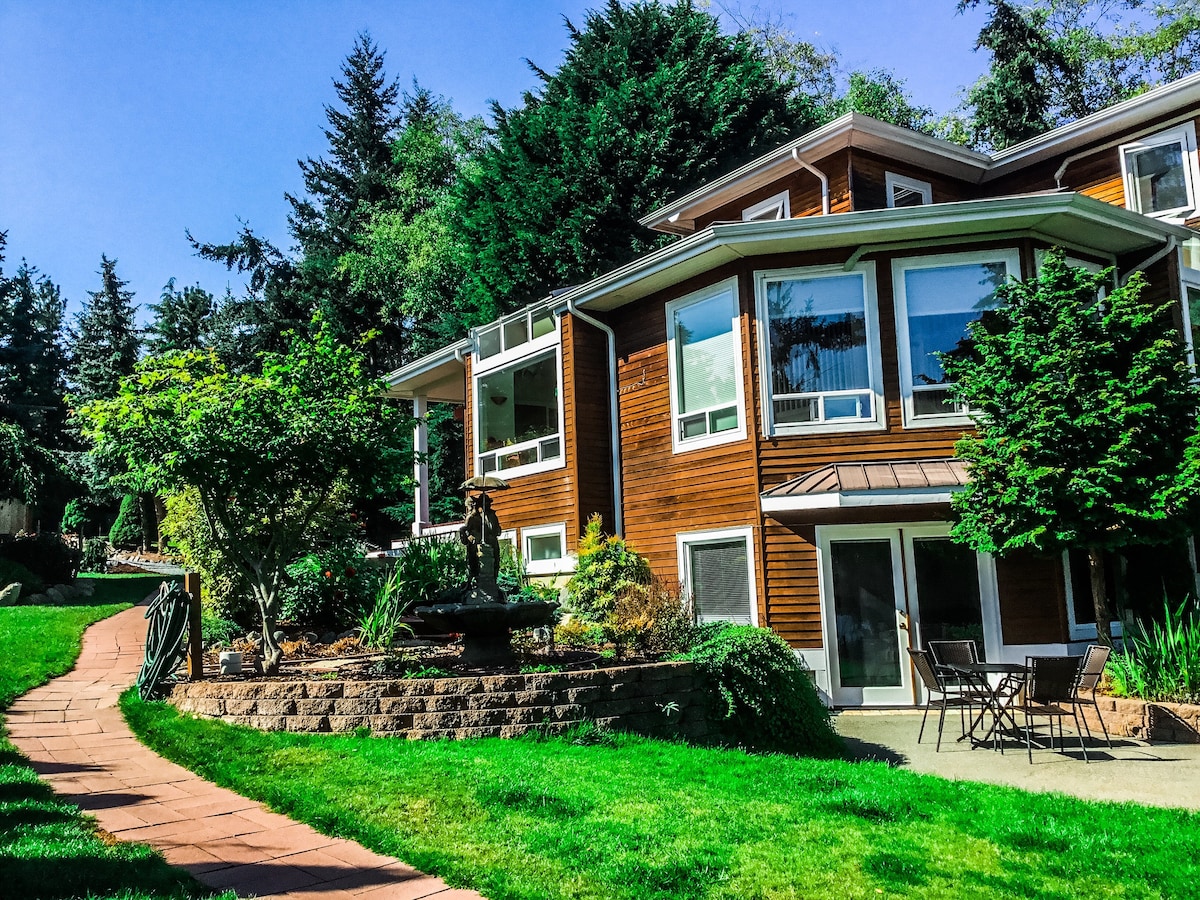 Harbor Hideaway Waterfront Home