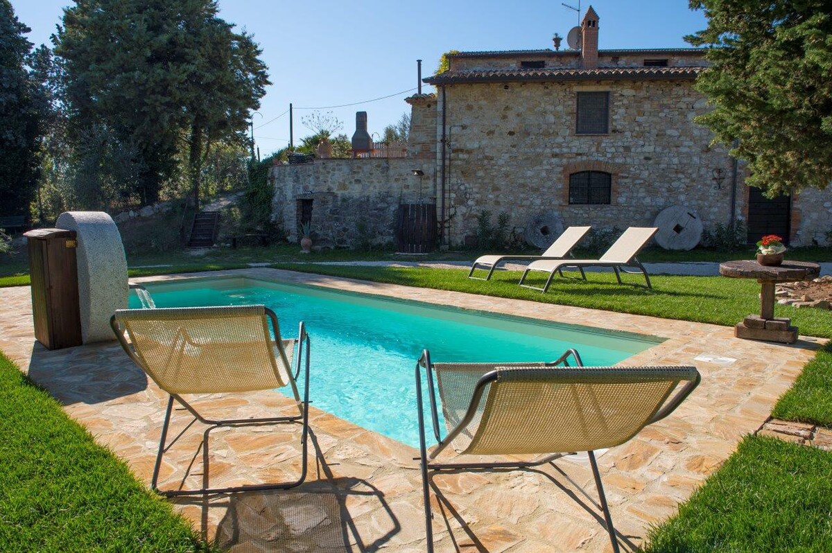 Il Granaio ，带按摩浴缸和泳池的别墅