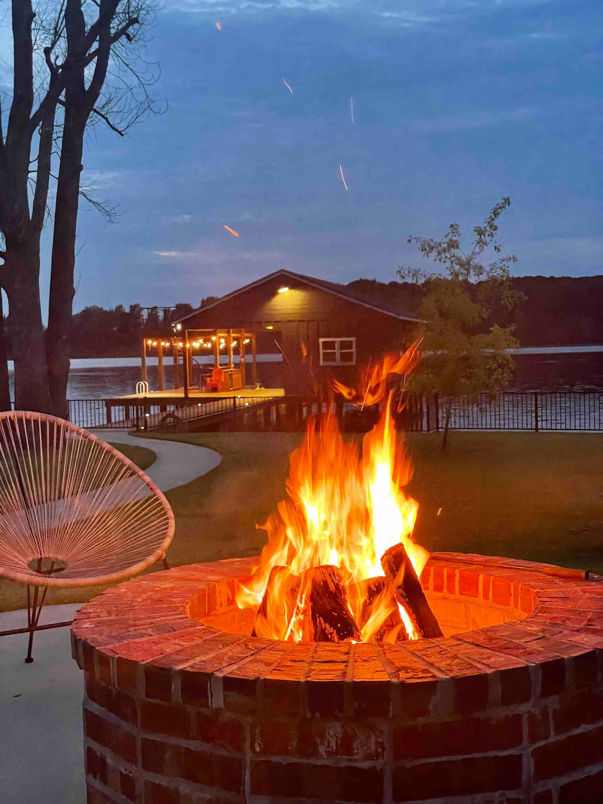 Lake House on Bob Sandlin