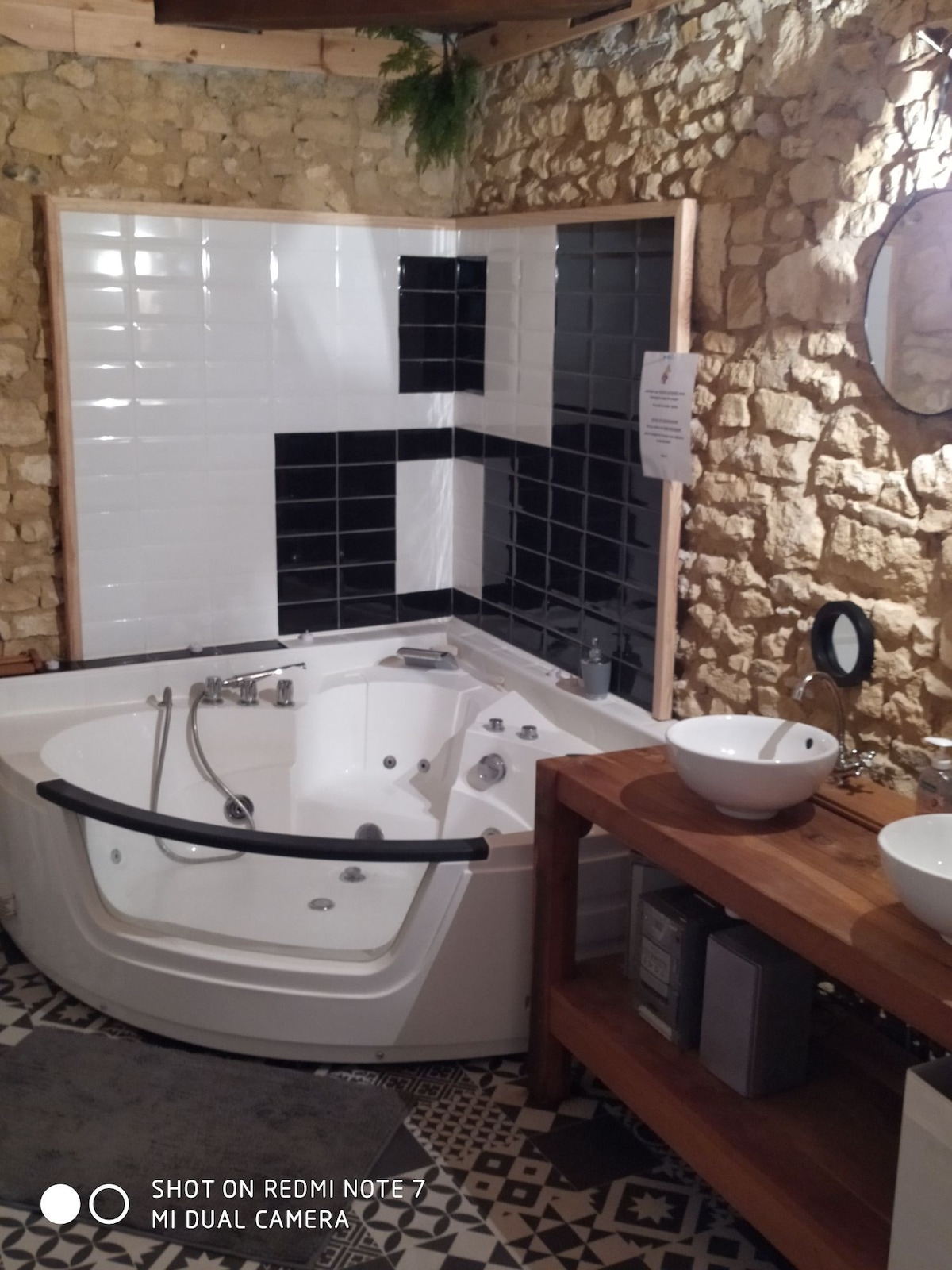 Gîte 4*- 4 chambres 12 pers balneo+piscine